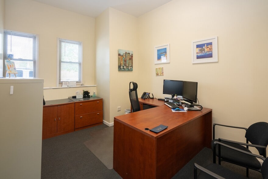 More Photos Of 519 Gratiot Blvd, Marysville Medical For Sale