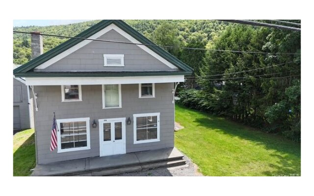 More Photos Of 174 Rockland Rd, Roscoe Flex For Sale