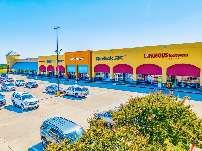 More Photos Of 301 Tanger Dr, Terrell Unknown For Lease