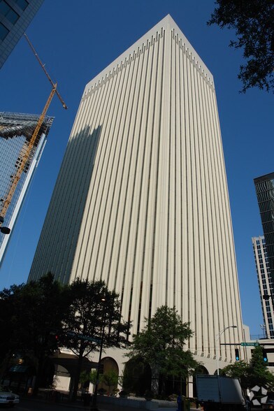 More Photos Of 400 S Tryon St, Charlotte Loft Creative Space For Lease