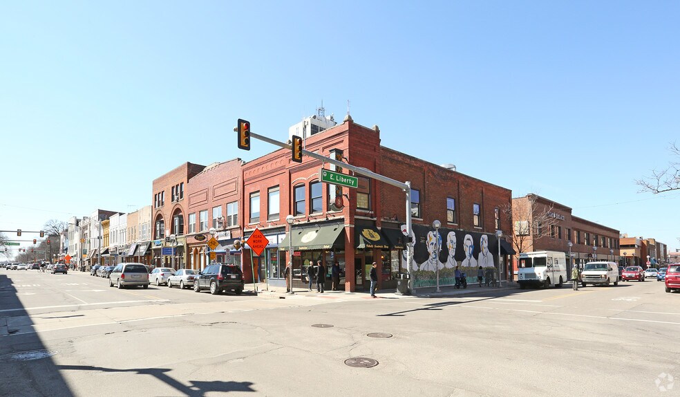 More Photos Of 302 S State St, Ann Arbor Storefront Retail Office For Lease