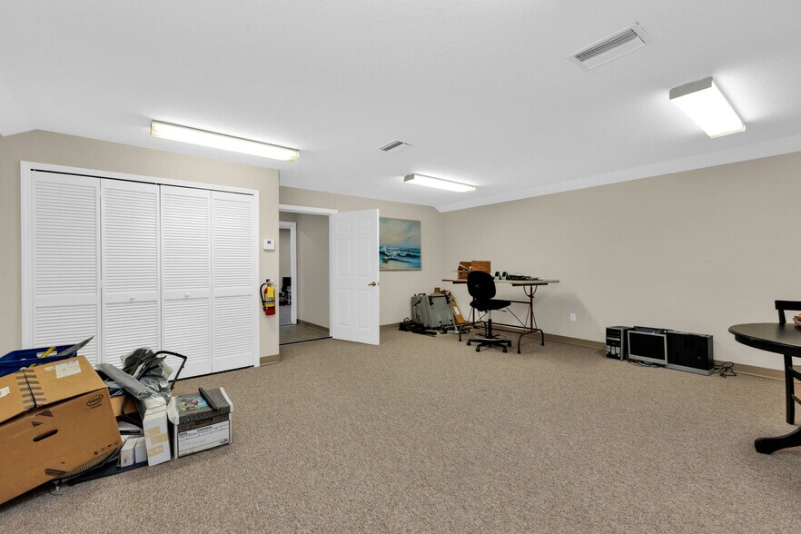 More Photos Of 493 Barger Dr, Port Charlotte Office For Lease