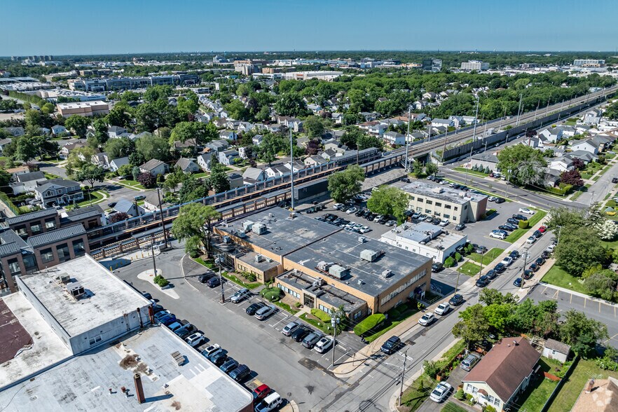 More Photos Of 200 Stonehinge Ln, Carle Place Medical For Lease
