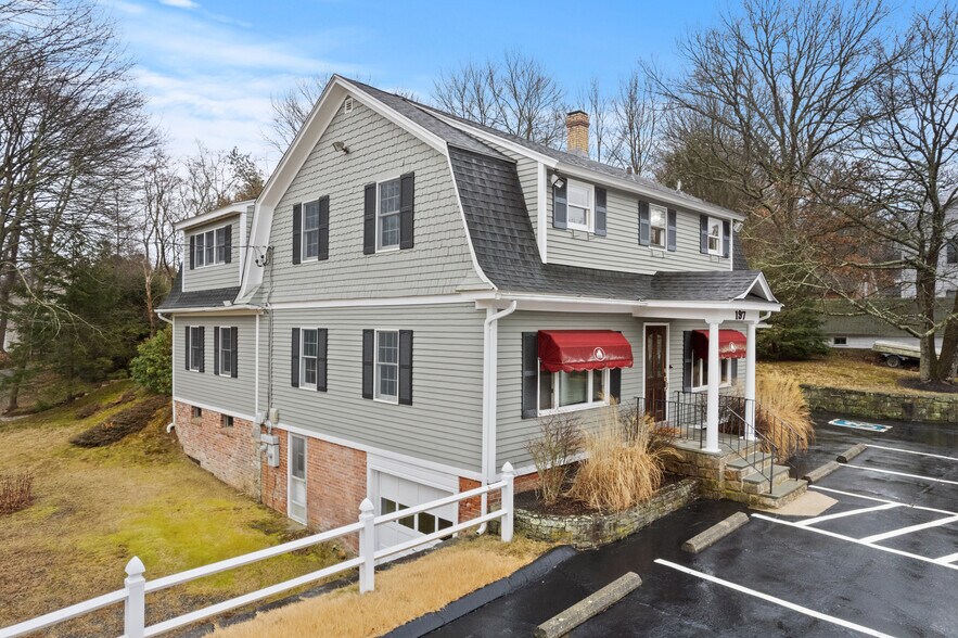 More Photos Of 197 Norwich New London Tpke, Uncasville Medical For Sale