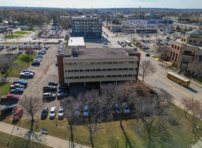 More Photos Of 300 3rd Ave SE, Rochester Medical For Sale