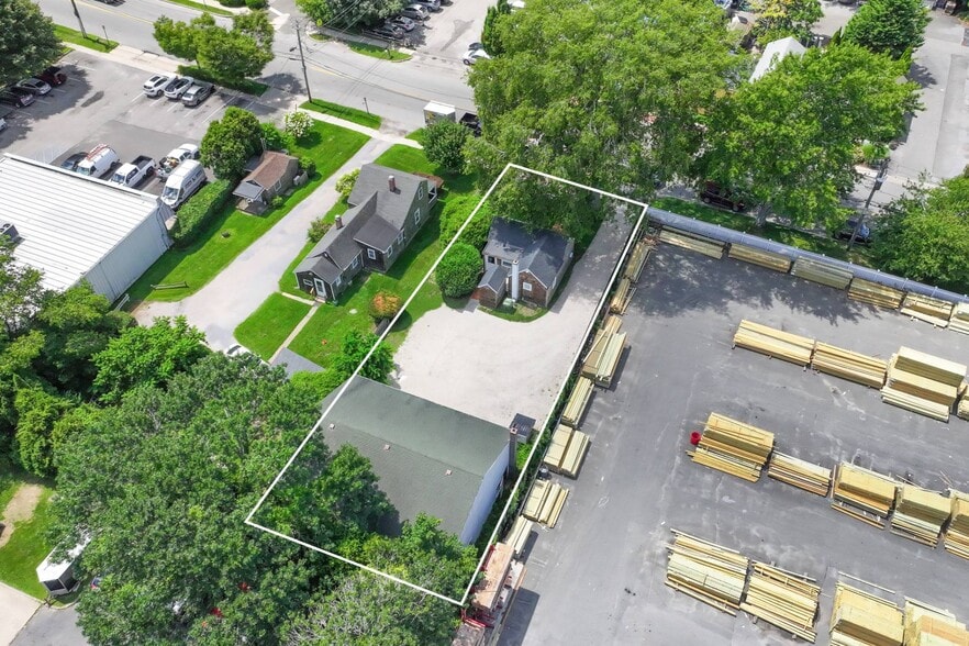 More Photos Of 30 Race Ln, East Hampton Office For Sale