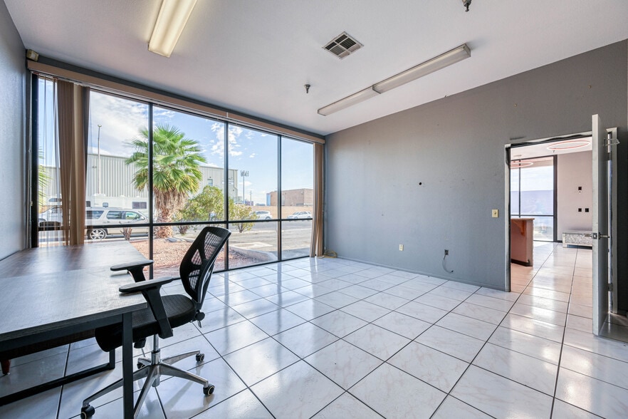 More Photos Of 4185 W Tompkins Ave, Las Vegas Auto Repair For Sale