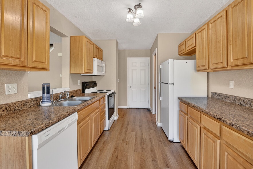 More Photos Of 9295 Cedar Creek Ct, Swartz Creek Apartments For Sale