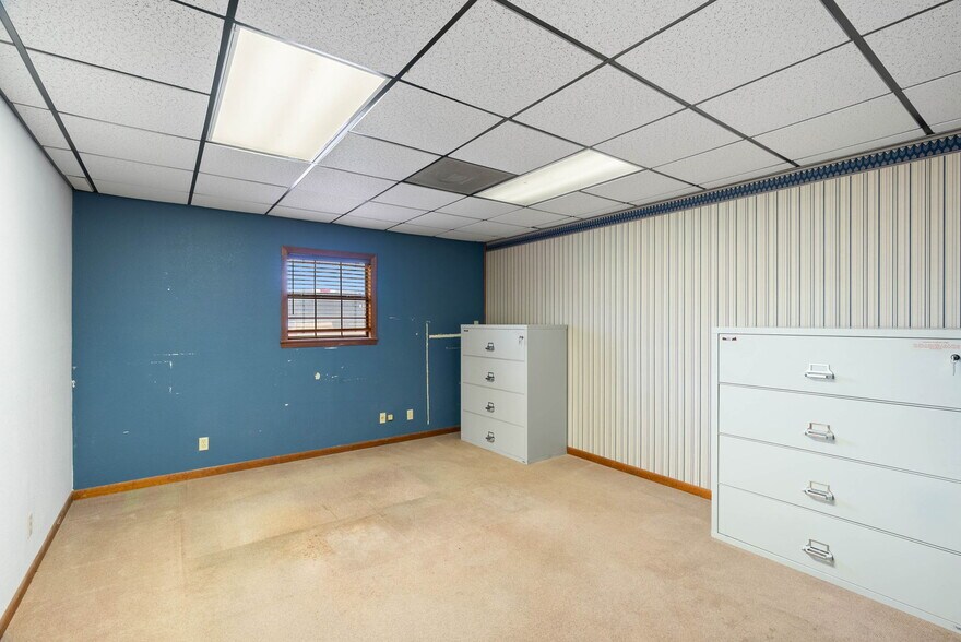 More Photos Of 2404 N US Highway 281, Alice Flex For Lease