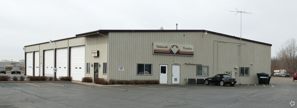Primary Photo Of 1103 S Lynndale Dr, Appleton Light Manufacturing For Lease