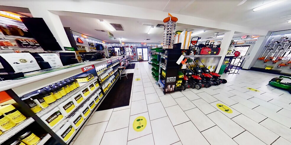 More Photos Of 117 13th St, Saint Cloud Storefront For Sale