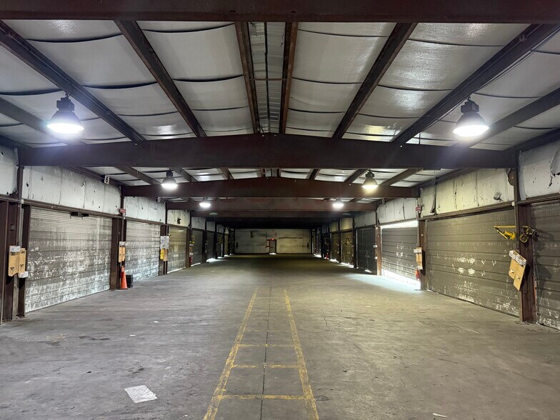 More Photos Of 3570 Broadway Rd, Milton Truck Terminal For Sale