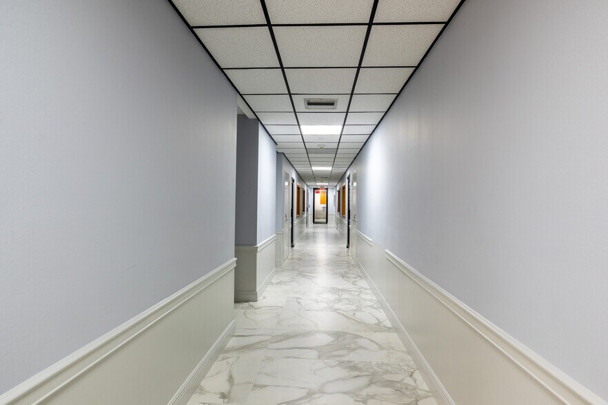 More Photos Of 7501 W Oakland Park Blvd, Lauderhill Loft Creative Space For Lease