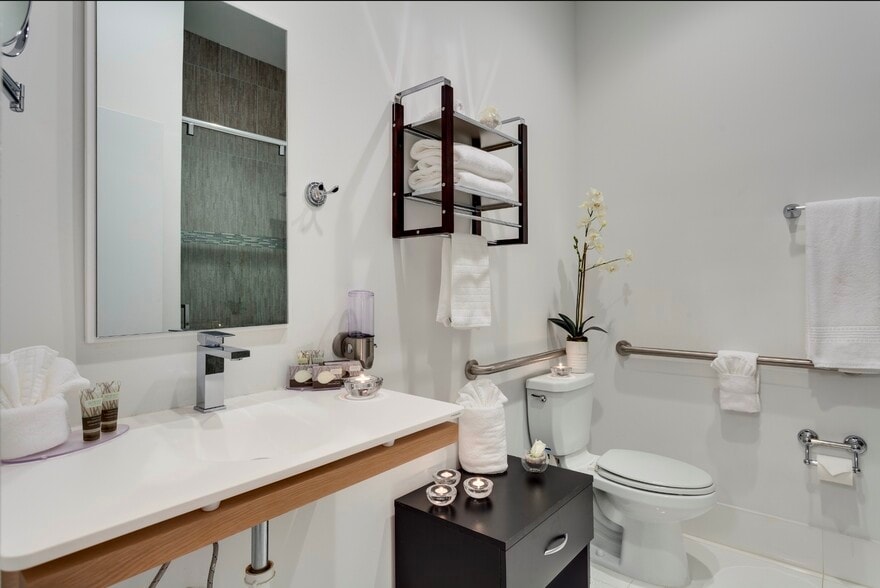 More Photos Of 711 Lenox Ave, Miami Beach Hospitality For Sale
