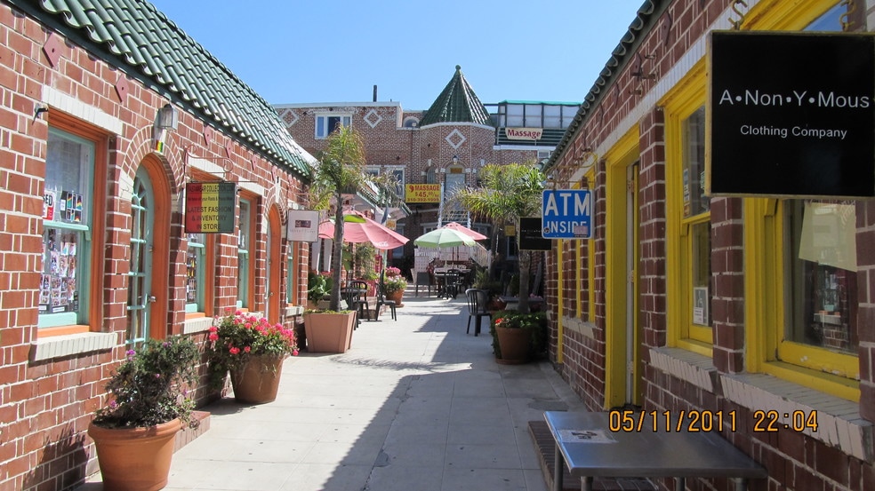 More Photos Of 517 Ocean Front Walk, Venice Storefront Retail Office For Lease