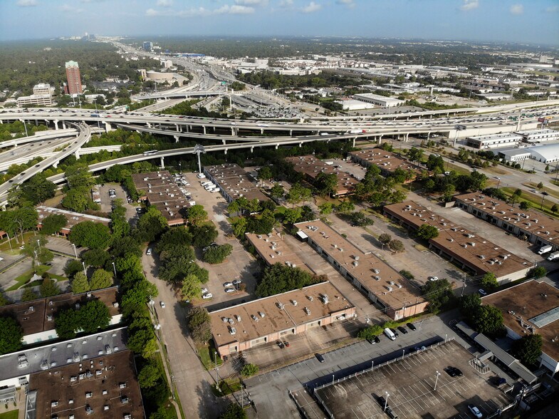 More Photos Of 6950 Portwest Dr, Houston Unknown For Lease