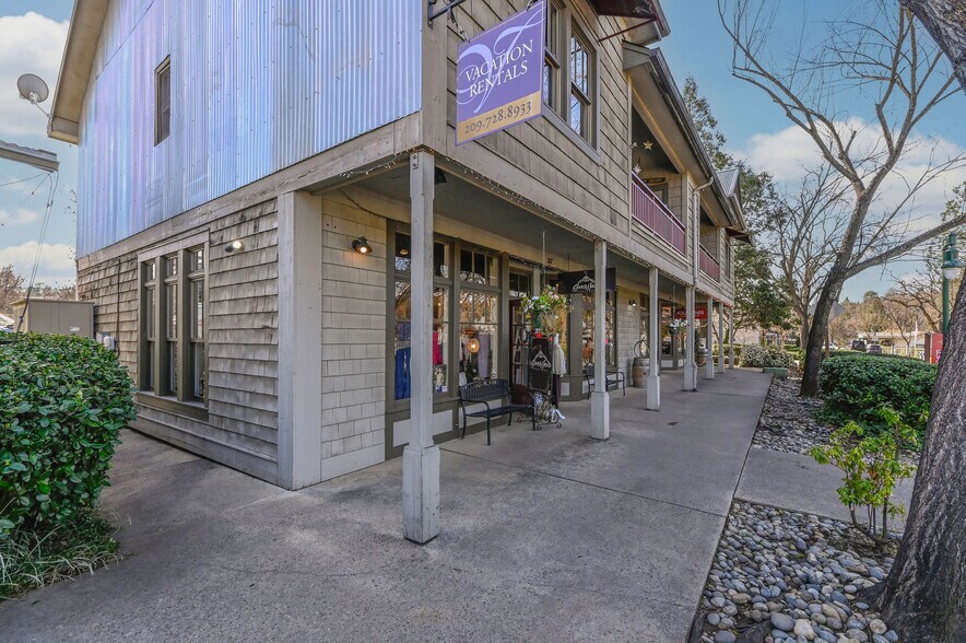More Photos Of 219 Main St, Murphys Storefront For Sale