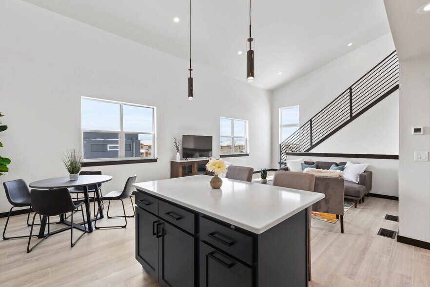 More Photos Of 2994-3016 N 27th Ave, Bozeman Light Manufacturing For Lease