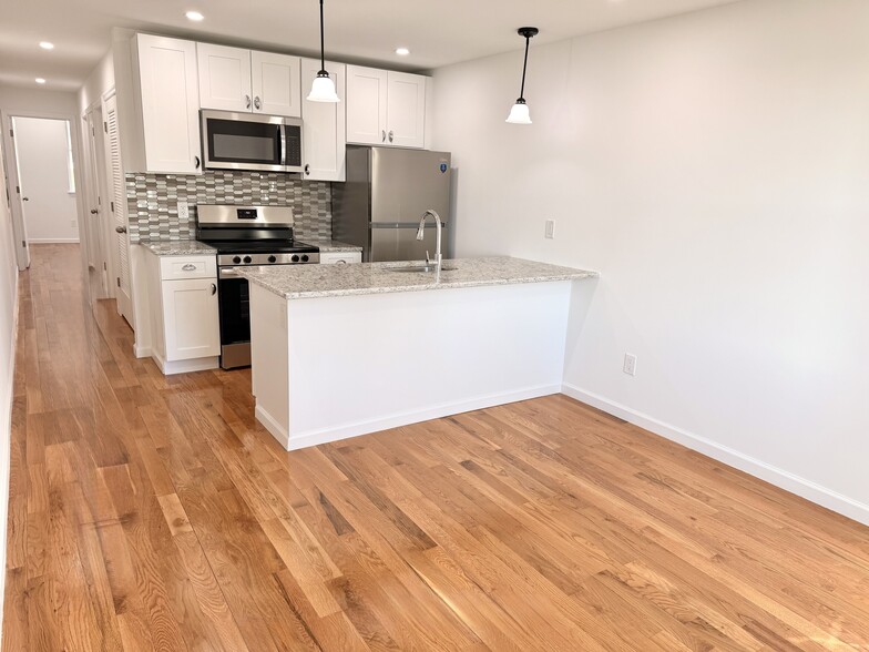 More Photos Of 5352 Cedar Ave, Philadelphia Apartments For Sale