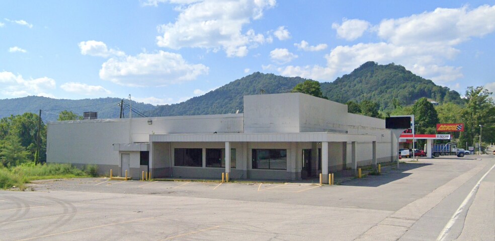 Primary Photo Of 5548 E DuPont Ave, Cedar Grove Supermarket For Lease