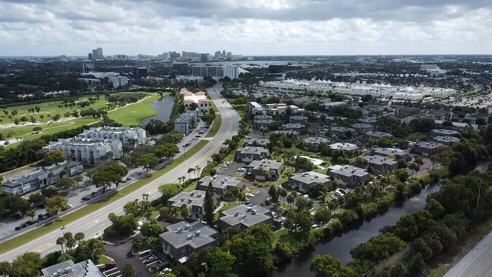 More Photos Of 1845 N Congress Ave, West Palm Beach Multifamily For Sale