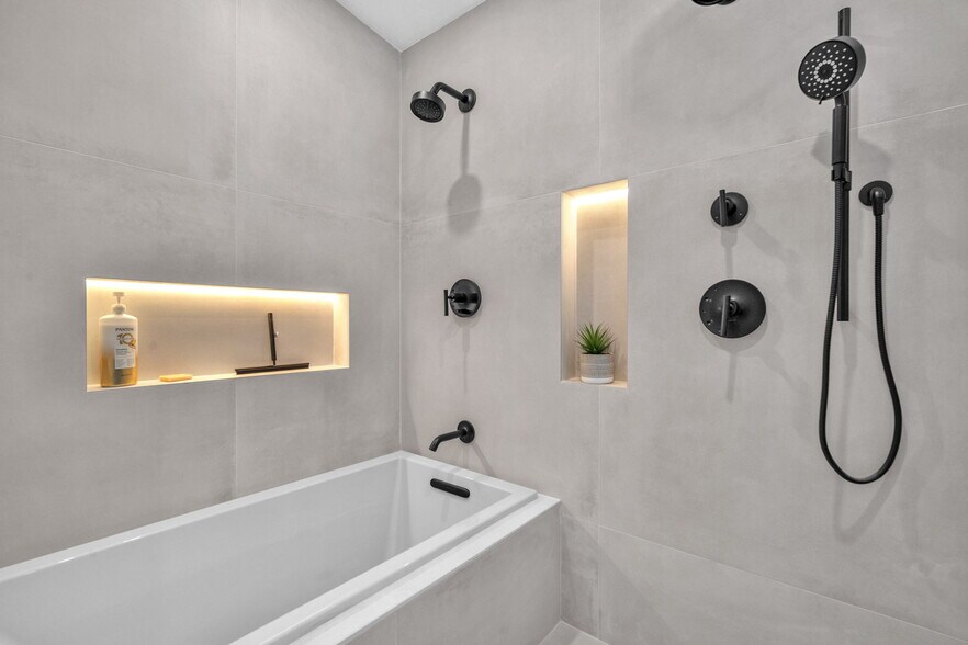 More Photos Of 120 NE 25th St, Miami Specialty For Sale