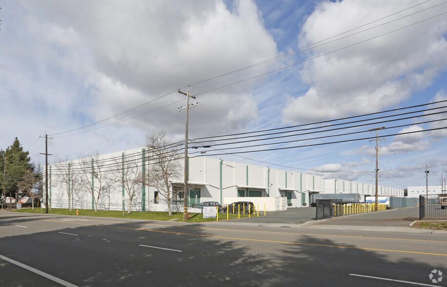 More Photos Of 1609-1617 Whipple Rd, Hayward Warehouse For Lease