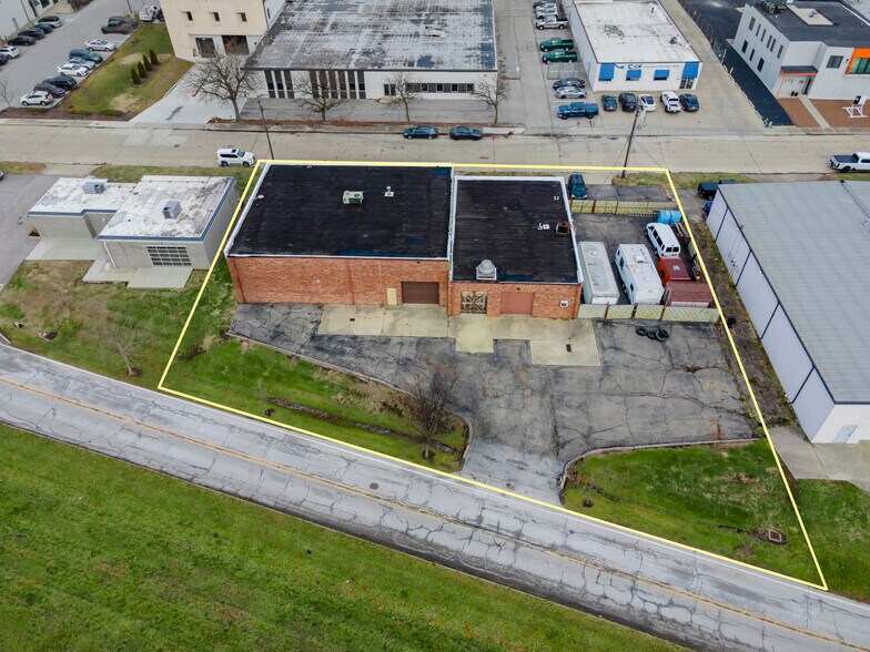 Primary Photo Of 1805 W 15th St, Indianapolis Warehouse For Sale