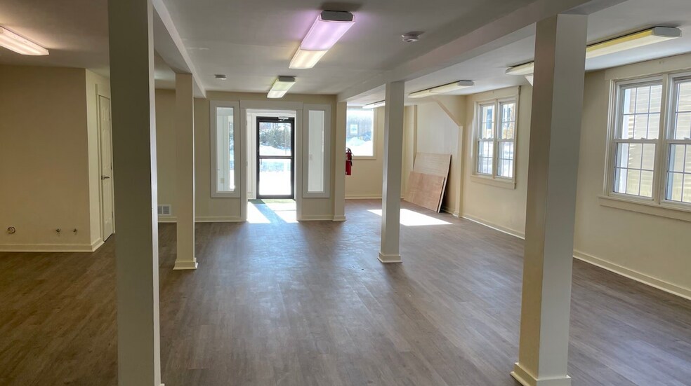 More Photos Of 15 School St, Freeport Storefront Retail Office For Sale