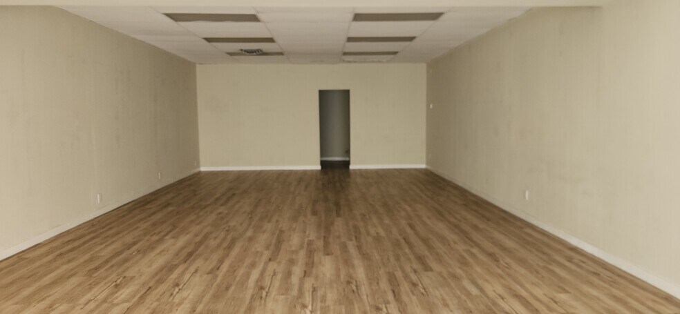 More Photos Of 6870 Spring Mountain Rd, Las Vegas Storefront Retail Office For Lease