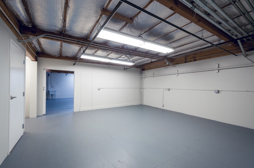 More Photos Of 901 Shasta St, Redwood City Warehouse For Lease