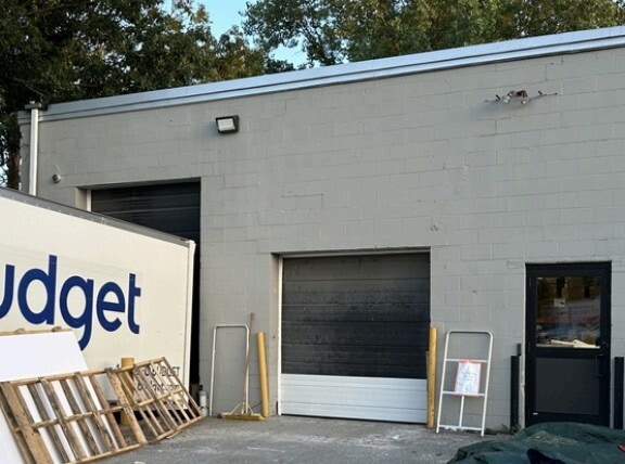 More Photos Of 10 Lowell Ave, Winchester Warehouse For Lease