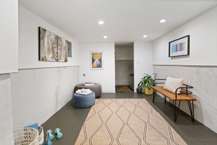 More Photos Of 1539 E 38th St, Oakland Apartments For Sale