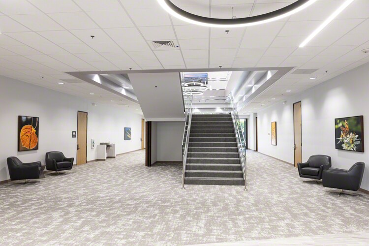 More Photos Of 2800 Gateway Oaks Dr, Sacramento Office For Lease