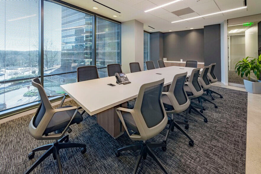 More Photos Of 3399 Peachtree Rd NE, Atlanta Coworking Space