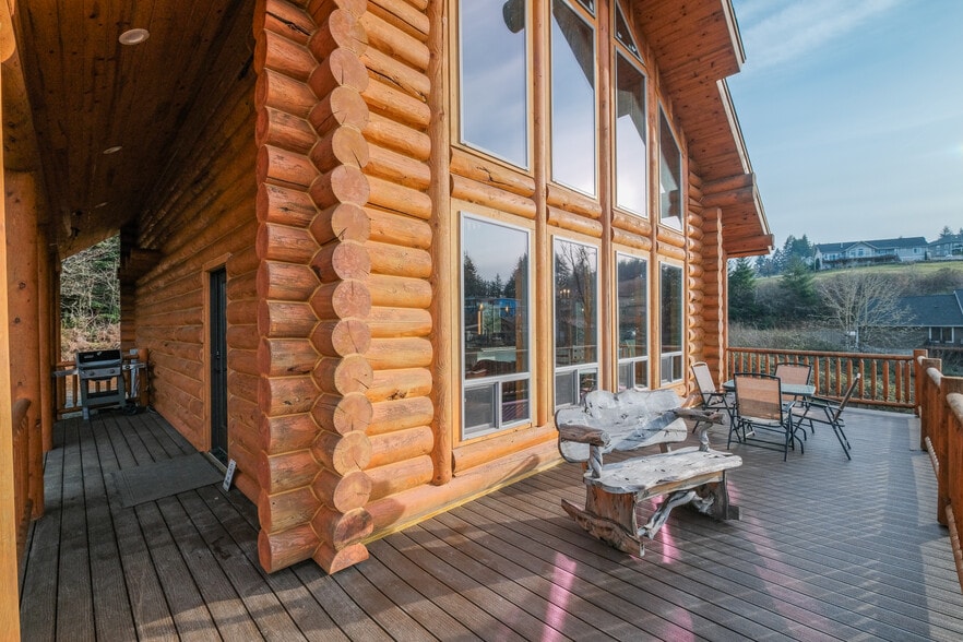 More Photos Of 6331 Lake Pointe Wy, Sweet Home Lodge Meeting Hall For Sale