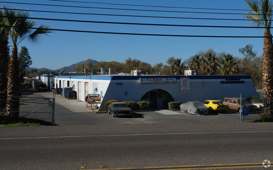 More Photos Of 136 10th St, Ramona Service For Lease