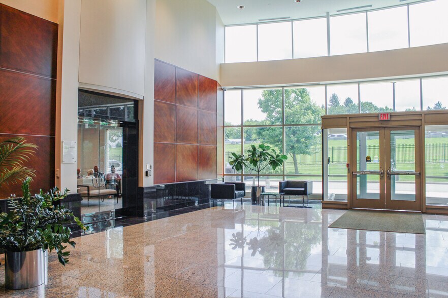 More Photos Of 950 Trade Centre Way, Portage Medical For Lease