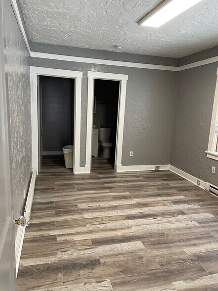 More Photos Of 3519 Washington Ave, Finleyville Storefront Retail Office For Lease