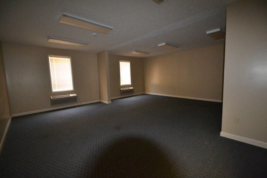 More Photos Of 6531 Effingham Way, Columbus Office For Lease