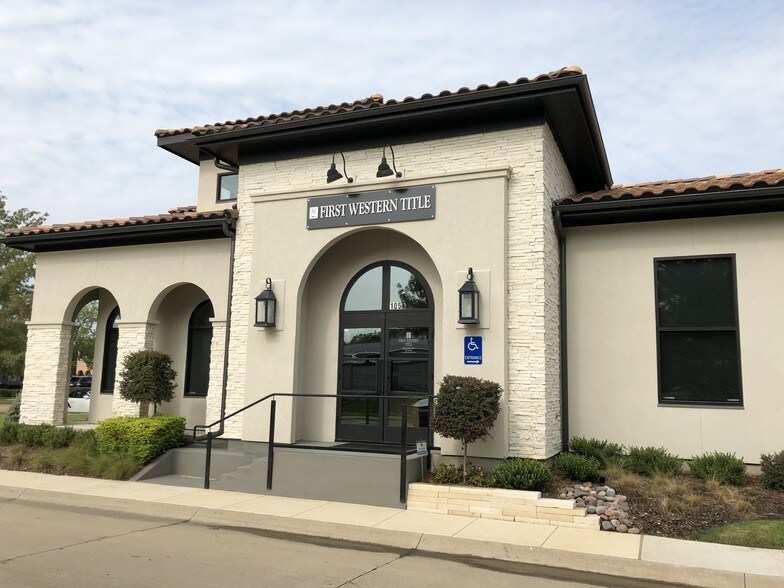More Photos Of 26 Main St, Colleyville Office For Lease