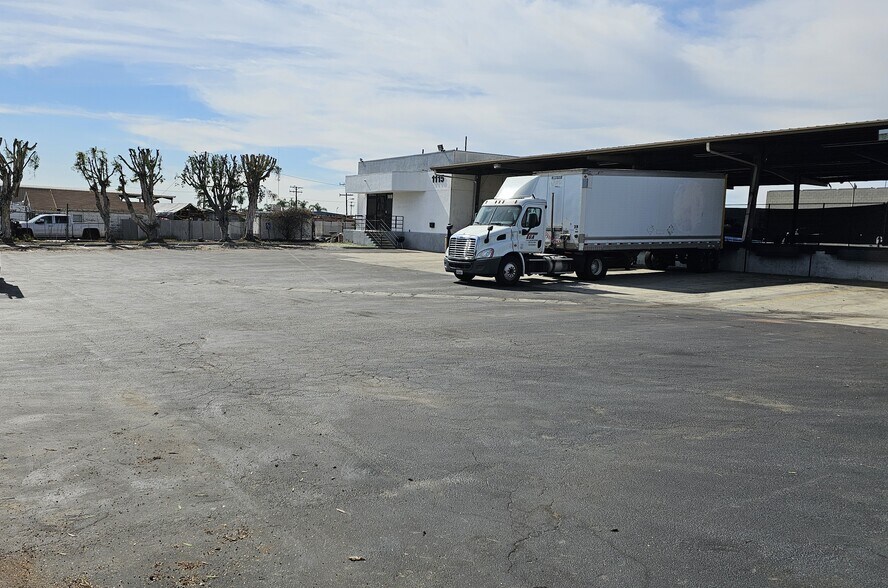 More Photos Of 1115 S Taylor Ave, Montebello Truck Terminal For Lease
