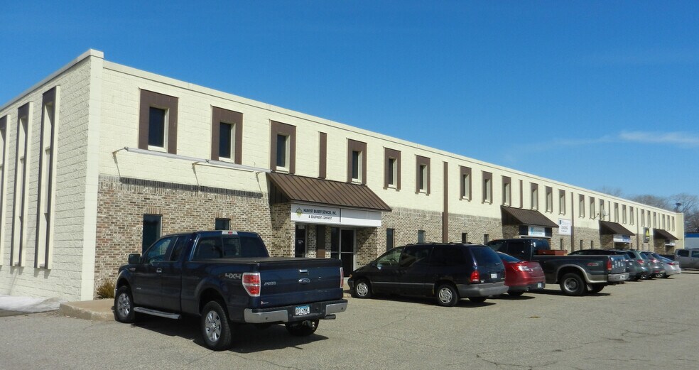 More Photos Of 3800-3830 Highway 13 W, Burnsville Warehouse For Lease