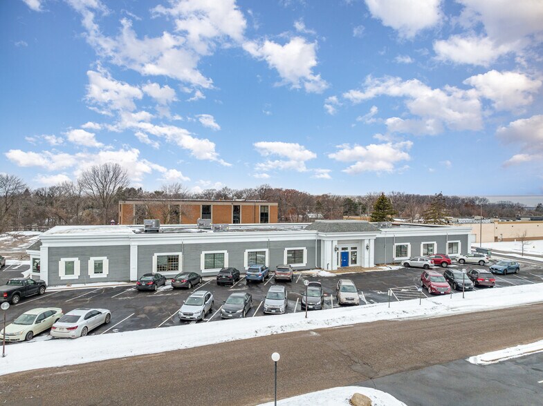 More Photos Of 1781 W County Road B, Saint Paul Office For Sale