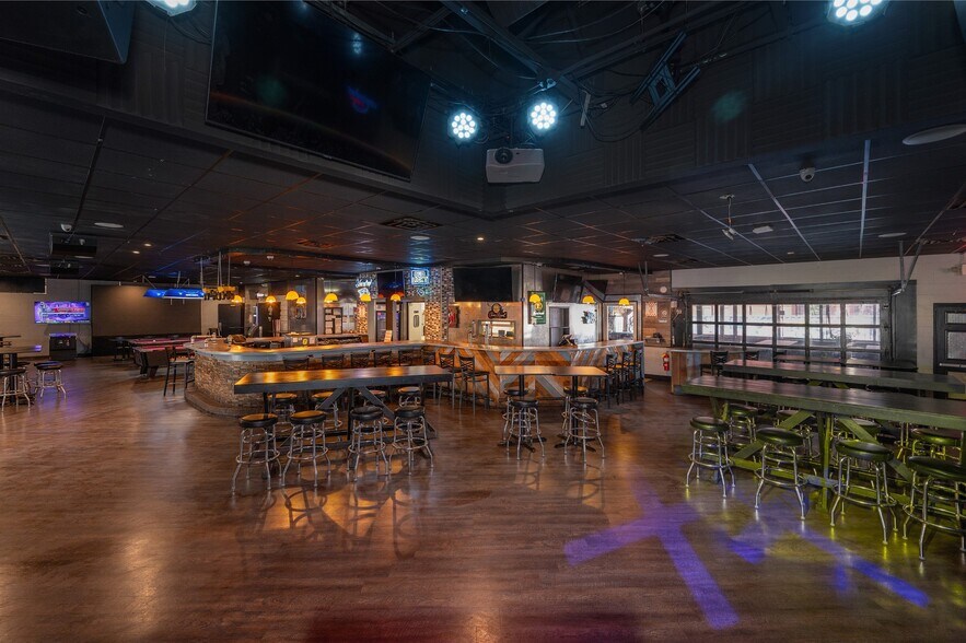 More Photos Of 3248 Blackwood Dr, Nashville Bar For Sale