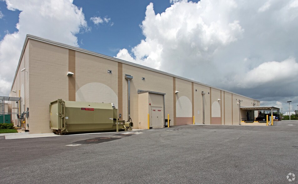 More Photos Of 1095-1193 SE Port St Lucie Blvd, Port Saint Lucie General Retail For Sale