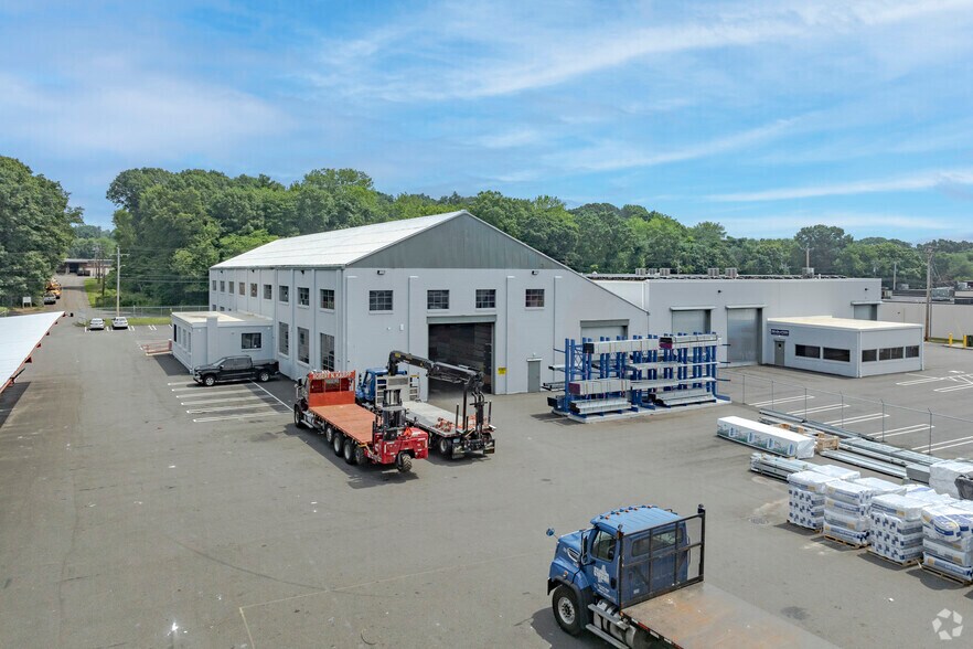 More Photos Of 252-262 Depot Rd, Milford Light Distribution For Lease