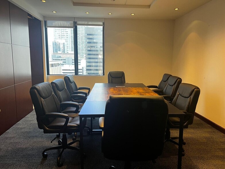 More Photos Of 1000 Brickell Ave, Miami Office For Sale