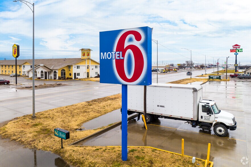 More Photos Of 740 E Pancake Blvd, Liberal Hotel For Sale