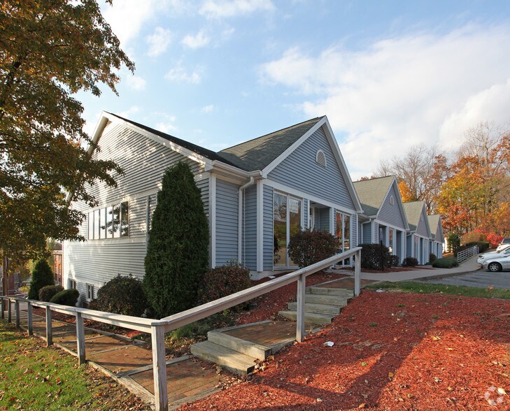 Primary Photo Of 733 E Main St, Torrington Medical For Lease